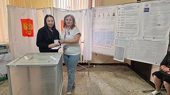 Сюрприз для именинников и впервые голосующих