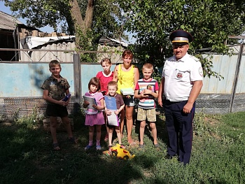 В Каневском районе сотрудники полиции проводят акцию «Помоги пойти учиться»
