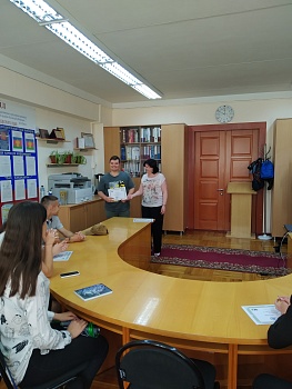 Слушатели «Молодежной школы правовой и политической культуры» Каневского района получили сертификаты