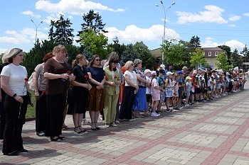 Каневчане почтили память героев минутой молчания