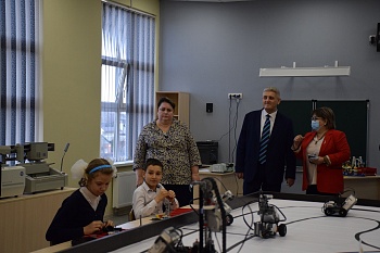 Новая школа станицы Каневской распахнула двери для учащихся и педагогов