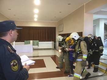 Спасательные службы Каневского района отработали вводную по тушению условного пожара в РДК