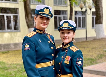 «Золотой» офицер – новоминчанка Алина Зоря