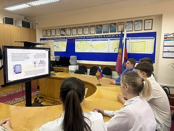 Третье лекционное занятие в Молодежной школе правовой и политической культуры.   