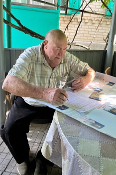 Жители Каневского района пользуются возможностью проголосовать вне помещения для голосования