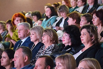 В Каневском РДК отметили День учителя