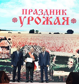 Каневчане снова в лидерах по итогам жатвы 2019 года