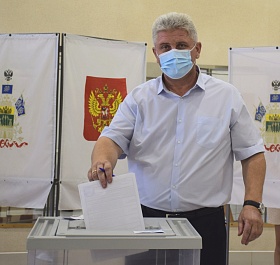 Глава Каневского района принял участие в голосовании