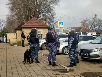Тренировка по эвакуации граждан из помещения для голосования