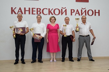 В администрации района чествовали лучших спортсменов