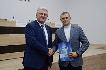 Глава района наградил организаторов выборов Каневского района