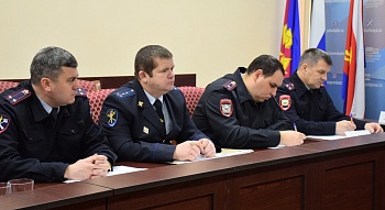 Проблему телефонных мошенничеств обсудили в администрации района