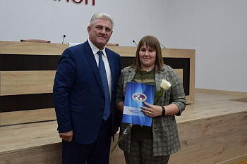 Глава района наградил организаторов выборов Каневского района