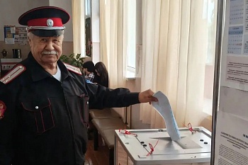 Казаки следят за порядком