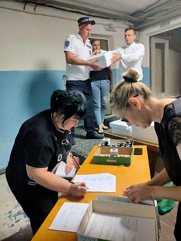 	Передача избирательных бюллетеней в участковые комиссии