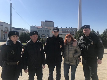 В Каневском районе общественница проверила работу нарядов патрульно-постовой службы