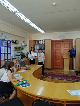 Слушатели «Молодежной школы правовой и политической культуры» Каневского района получили сертификаты