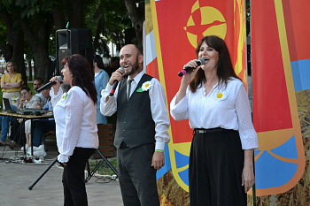 Концерт, посвящённый Дню семьи, любви и верности, состоялся в центральном парке 8 июля