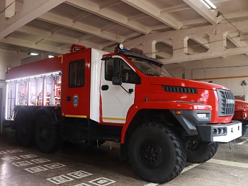 Автомобиль высокой проходимости тяжёлого класса с объёмом воды 6 тонн получила 106-я пожарно-спасательная часть