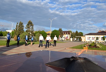 Памяти павших будьте достойны...