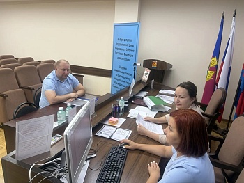 ОИК № 57 приняла документы на выдвижение и регистрацию от кандидатов в депутаты Государственной Думы Федерального Собрания Российской Федерации девятого созыва 