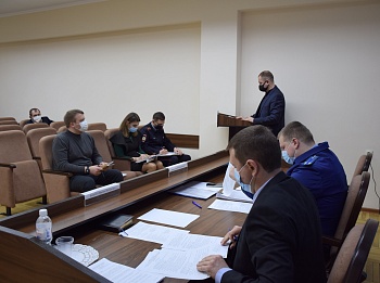 Заседание рабочей группы по вопросу контроля задолженности за потребленные коммунальные услуги провели в администрации района