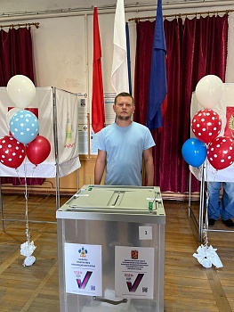 Участковые избирательные комиссии встречают первых избирателей