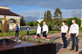 Памяти павших будьте достойны...
