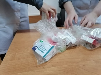 Каневская молодежь активно помогает врачам и населению