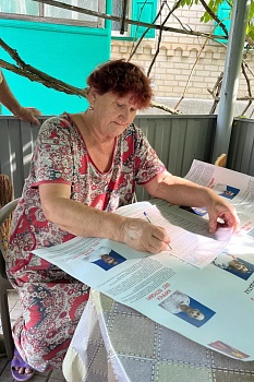 Жители Каневского района пользуются возможностью проголосовать вне помещения для голосования