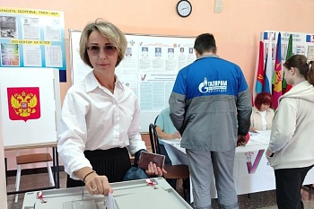 Участковые избирательные комиссии встречают первых избирателей