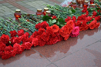 Никогда не забудут живые…