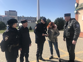 В Каневском районе общественница проверила работу нарядов патрульно-постовой службы