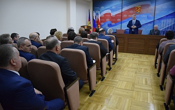 Итоги новогодних праздниках, изменения в законодательстве и многое другое обсудили на планерном совещании в администрации района
