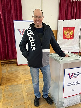 Жители района спешат на избирательные участки