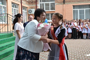 Последний звонок прозвенел и для учащихся 2-й школы