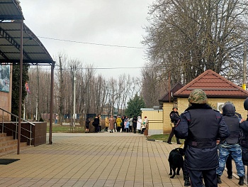Тренировка по эвакуации граждан из помещения для голосования