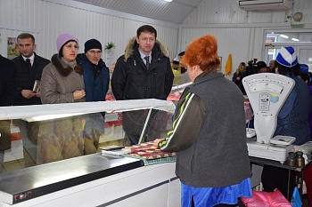 Роман Куринный с рабочим визитом посетил рынок Каневской