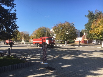 Спасательные службы Каневского района отработали вводную по тушению условного пожара в РДК