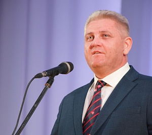 Женщин всего района поздравили с наступающим 8 Марта