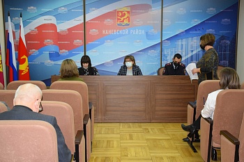 Восемь административных материалов рассмотрели на заседании комиссии по делам несовершеннолетних