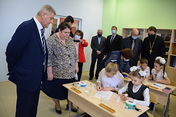 Новая школа станицы Каневской распахнула двери для учащихся и педагогов