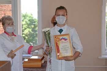 Накануне Дня медицинского работника людей в белых халатах поздравил глава района