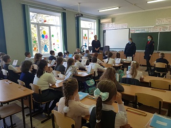 Полицейские провели профилактические мероприятия по правовому информированию детей
