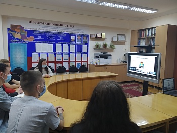 Молодежная школа завершает работу