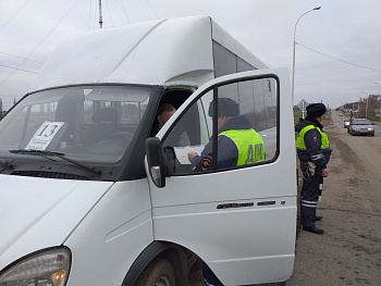Каневские дорожные полицейские провели акцию «Безопасный автобус»