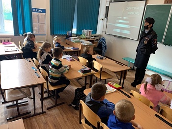 Сотрудники ГИБДД Каневского района провели акцию «Безопасная дорога в школу»