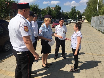 Каневские полицейские провели акцию «Госуслуги - в каждый дом!»