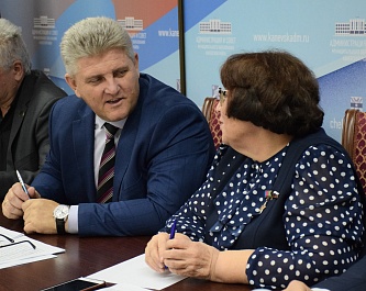 Наталья Боева поделилась политическим опытом с молодыми депутатами Каневского района