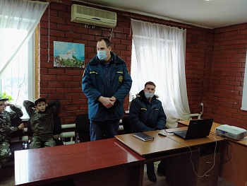О героях нашего времени рассказали каневским ребятам накануне Дня защитника Отечества